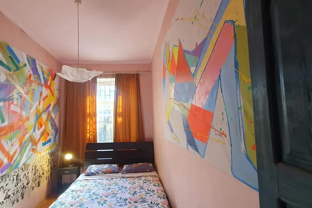 Cozy Art House In An Old Tbilisi Apartment Georgia