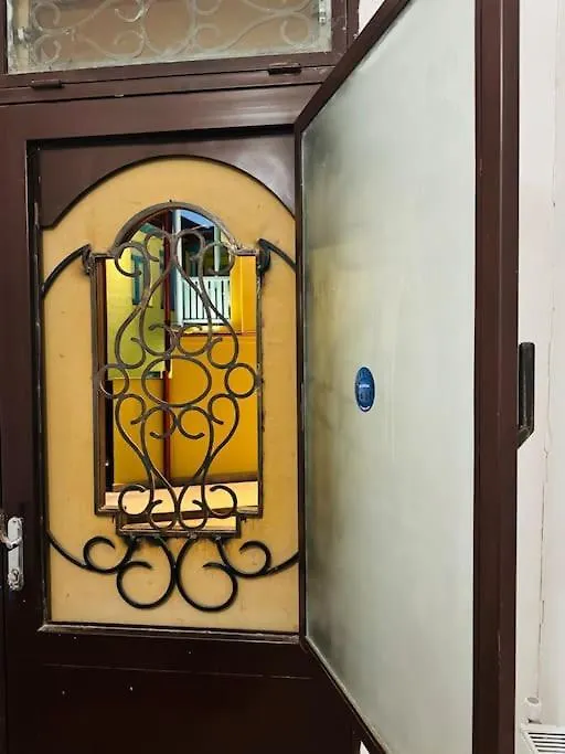 Cozy Art House In An Old Tbilisi 아파트 0*,