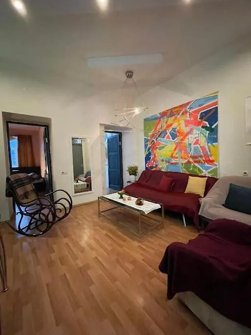 Cozy Art House In An Old Tbilisi location